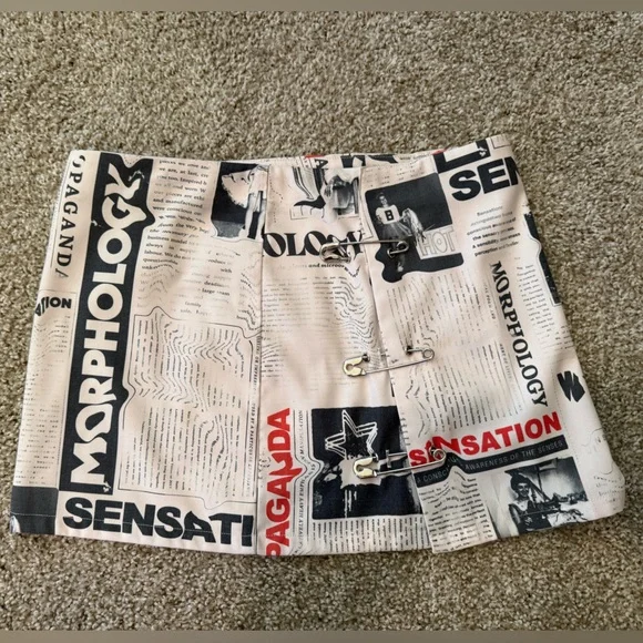 With Jean Safety Pin Mini Skirt Read All About It. size S - Picture 4 of 4